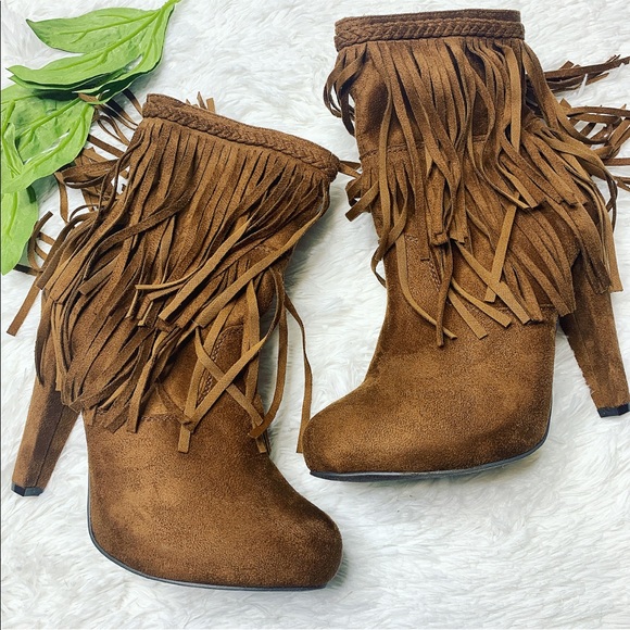 NEW Fringe Booties 8.5 Heeled Cute Brown Tassels - Picture 1 of 5